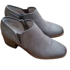Caslon Taupe Zip Ankle Boot Size 7